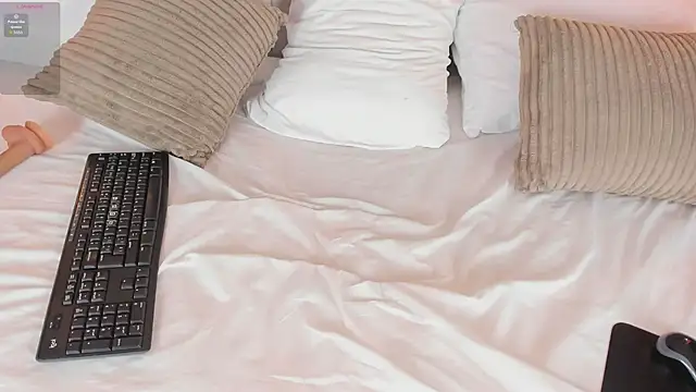 LisaLain Obrolan Langsung XXX