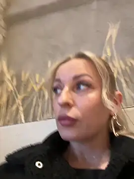 VikaBunny1 Adlı Modelin Canlı XXX Sohbeti