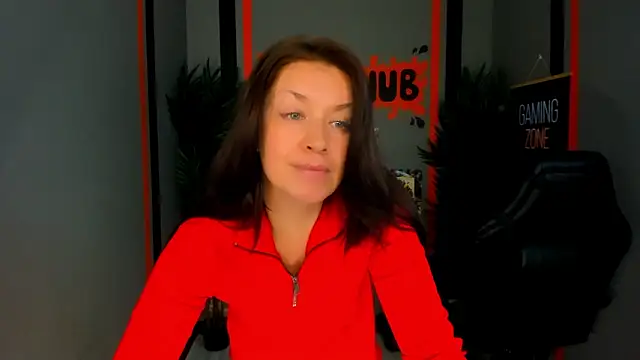 AnaMills Adlı Modelin Canlı XXX Sohbeti