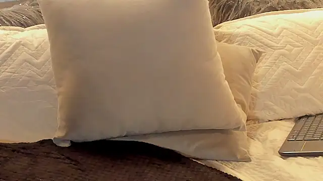 Chat +18 de joselin_rouse ao vivo