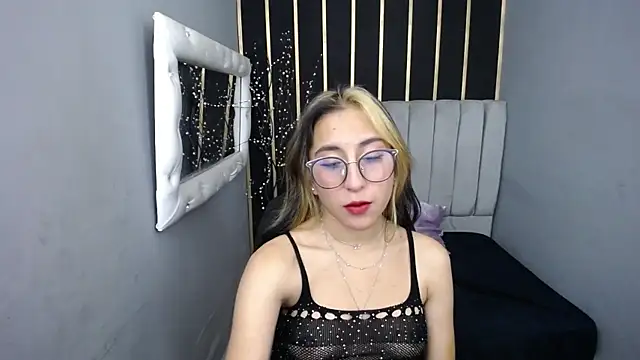 moon_shut's Live XXX Chat