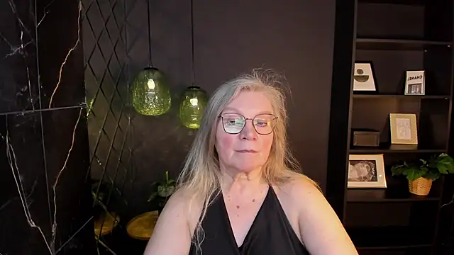 Chat +18 de NataliMellow ao vivo