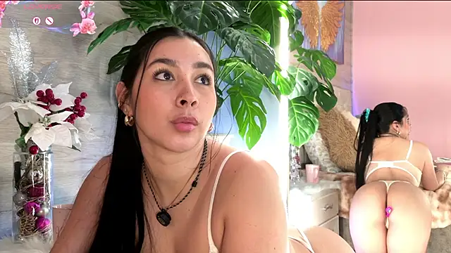 Charlotte_Shelby_'s Live XXX Chat