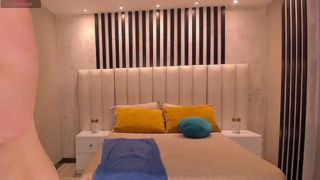 Chatroom XXX en direct de DemiNova