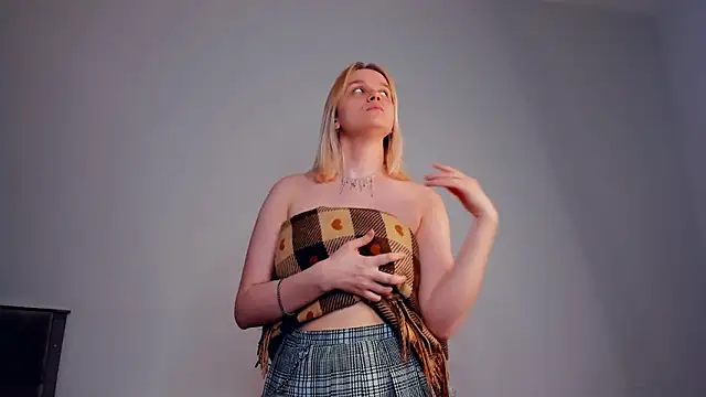 AveIinaStromain: απευθείας συνομιλία ΧΧΧ