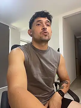 TroyeSavage Live XXX-chat