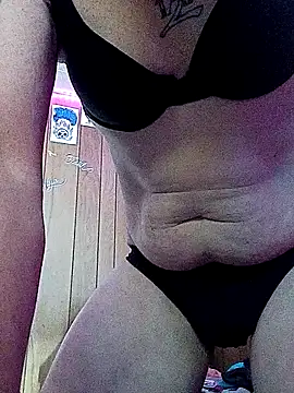 Show modela YouDixieWrexked na web-kameri