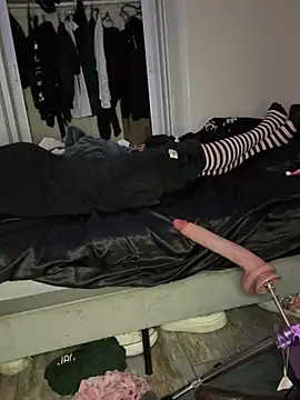 ernestomarquez: διαδικτυακό σόου στην κάμερα