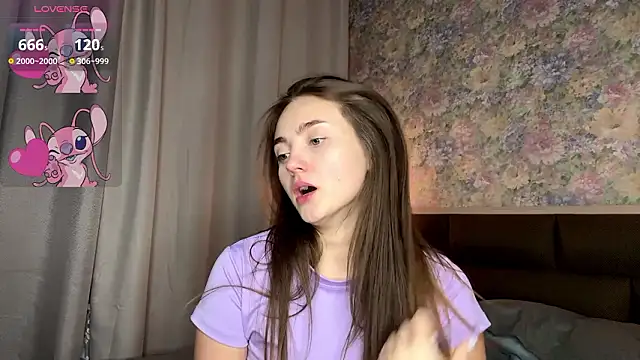 Онлайн чат XXX LoraDavi