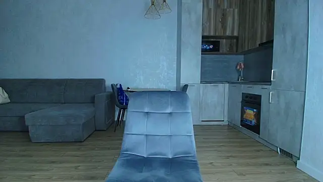 Pokazy przed kamerką – kimiko_ara