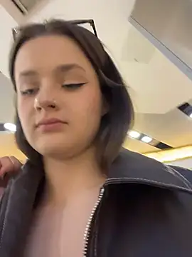 Show modela KittyQueeny na web-kameri