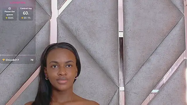 Sally-Noa Adlı Modelin Canlı XXX Sohbeti