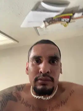 Slumlords Show in webcam