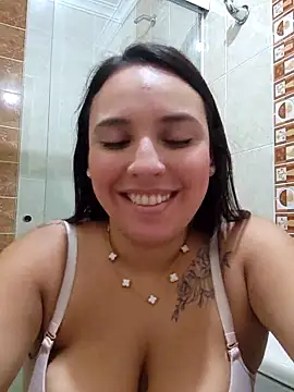 Chatroom XXX en direct de LizzRouse