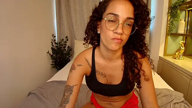 Show de Sally_Diazz na webcam