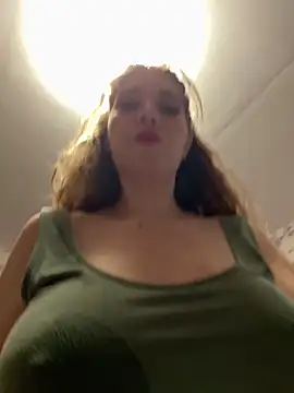 Chat +18 de didihairypussy ao vivo