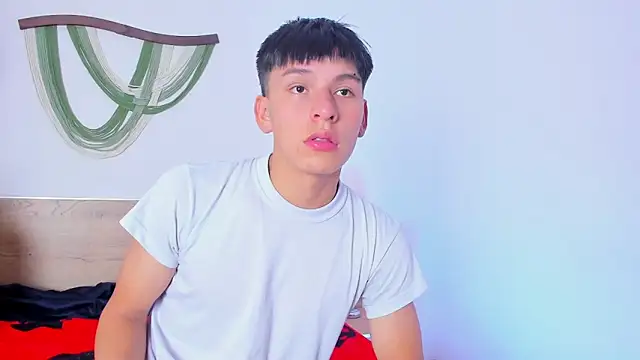 Alexander_Ammy: διαδικτυακό σόου στην κάμερα