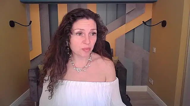 EllaLong's Live XXX Chat