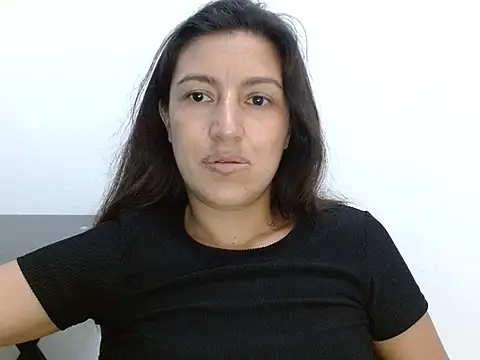 SarahFriendly Chat XXX live