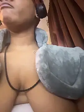 Chat +18 de nickytheehawtie ao vivo