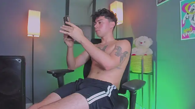 Chat +18 de Soft_Temptationxx ao vivo