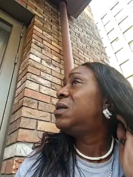 Ebony-SultryX Adlı Modelin Canlı XXX Sohbeti