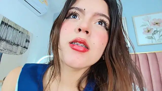 MarianaScott_ Adlı Modelin Canlı XXX Sohbeti