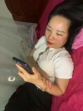 Ivy_Trix2 Live XXX-Chat