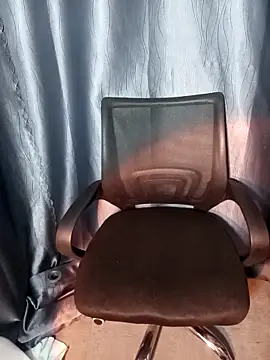 Chat +18 de Cherry_Le02 ao vivo