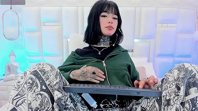 XXX chat uživo modela doll__bella