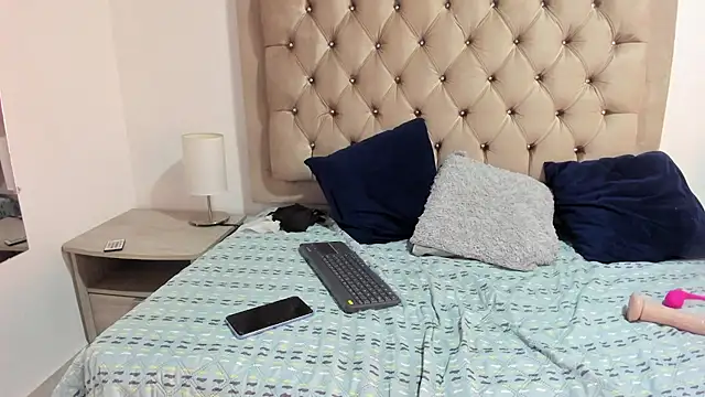 Emily_Castano: απευθείας συνομιλία ΧΧΧ