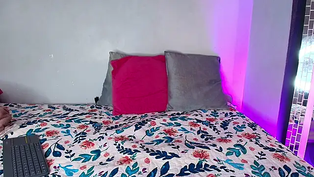 XXX chat uživo modela Abril_milf11