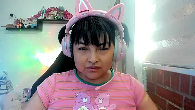 Chat XXX en directo de Shaddycute_