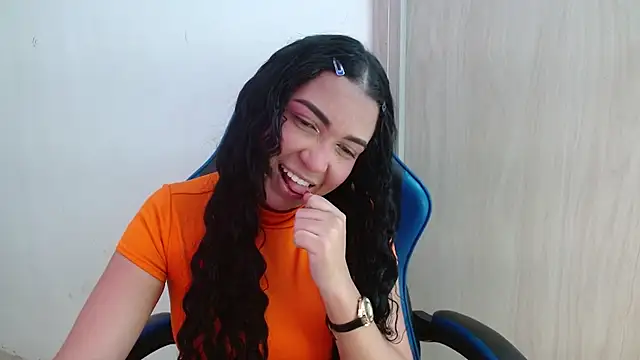 AliceSmity_ Chat XXX live