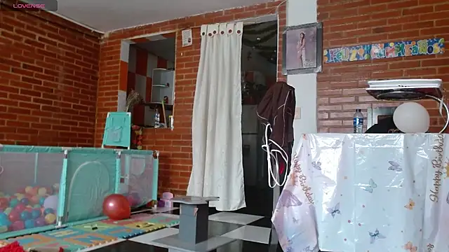 แชท XXX สดของ Lia_rouse04