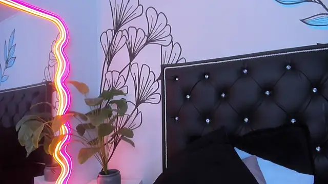 Sweet_Ariadna_'s Live XXX Chat