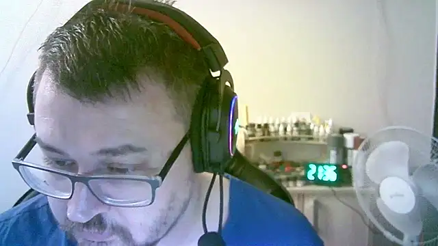 SirAbuser élő XXX-chatje