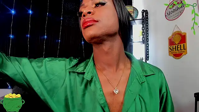 anuvyz_miller_ Show in webcam