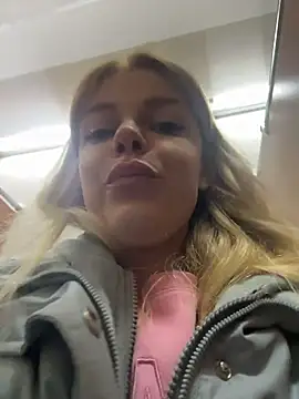 HarrietDart live XXX chat