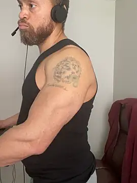 Chatroom XXX en direct de Fathero1time