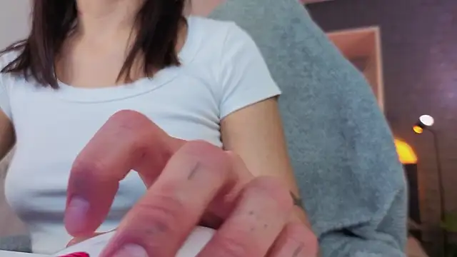 Nailla_Whisper Chat XXX in diretta