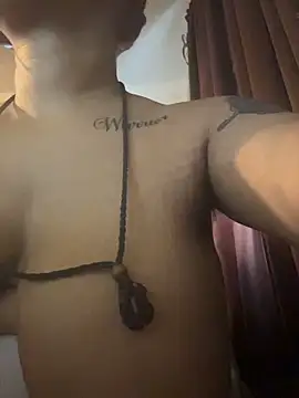 nickytheehawtie Chat XXX in diretta