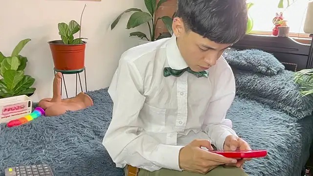 Chat +18 de Andy_Belier23 ao vivo