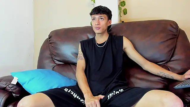 Lean_Portman Live XXX Chat