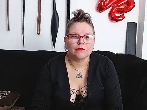 Czat XXX na żywo – Leah_R