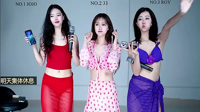 Show modela QIANXI_004 na web-kameri