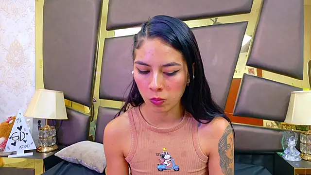 Chat +18 de NicoleEsposito ao vivo