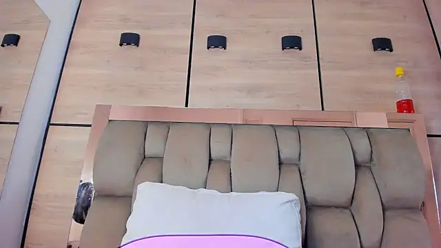 karol_lewissのライブXXXチャット