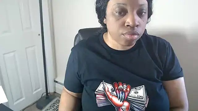 Sexymona1218 Show in webcam