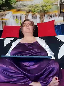 QueenPammy1 – Naživo XXX chat